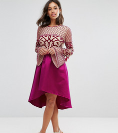 Платье миди с декорированным верхом и асимметричной юбкой Maya Petite - Розовый