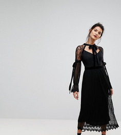 Кружевное платье миди с длинными рукавами, плиссировкой и бархатной завязкой TFNC - Черный