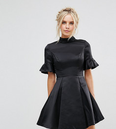 Платье мини с высоким вырезом и рукавами 3/4 Chi Chi London Petite - Черный