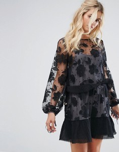 Сетчатое платье мини в горошек с контрастной цветочной вышивкой Stevie May - Черный