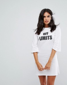 Платье-футболка с принтом Off Limits Heartbreak - Белый