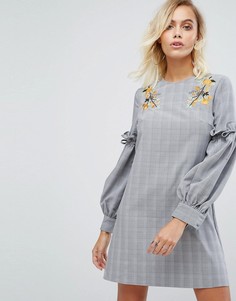 Платье с цветочной вышивкой и оборками на рукавах Fashion Union - Серый