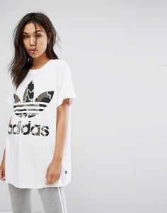 Белая футболка с камуфляжным логотипом-трилистником adidas Originals - Белый