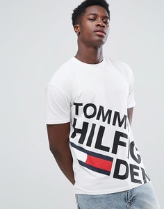 Белая футболка с крупным асимметричным логотипом Tommy Hilfiger Denim - Белый