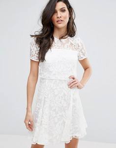 Короткое приталенное кружевное платье River Island - Белый