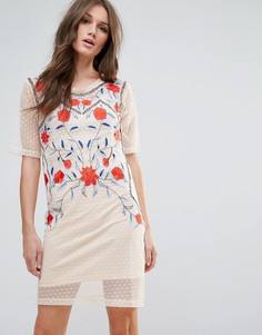 Сетчатое платье-футболка с цветочной вышивкой River Island - Кремовый