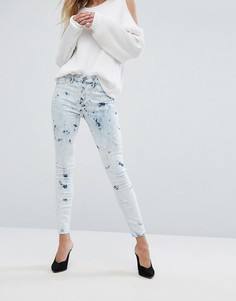 Зауженные джинсы с принтом тай-дай River Island - Синий