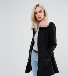 Приталенное пальто с воротником из искусственного меха ASOS PETITE - Черный