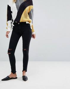 Зауженные джинсы с бахромой River Island - Черный