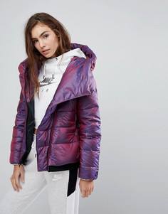 Короткая дутая куртка с асимметричной молнией Nike - Фиолетовый