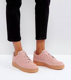 Розовые замшевые кроссовки с каучуковой подошвой Nike Air Force 1 07 - Розовый