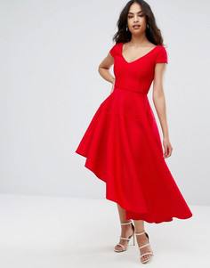 Короткое приталенное платье с вырезом сердечком City Goddess - Красный