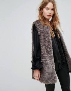 Жилет из искусственного меха с оборками New Look - Серый