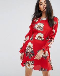 Короткое приталенное платье с оборками AX Paris - Красный