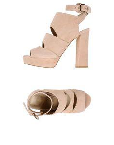 Сандалии Stuart Weitzman