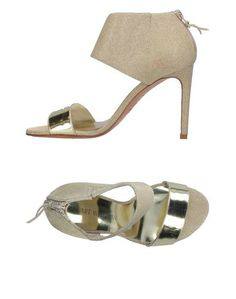 Сандалии Stuart Weitzman