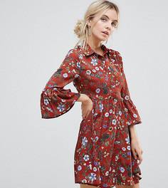 Короткое приталенное платье с цветочным вырезом и пуговицами Uttam Boutique Petite - Красный