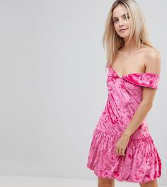 Бархатное платье мини с открытыми плечами Vero Moda Petite - Розовый