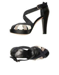 Сандалии Stuart Weitzman