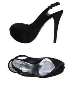 Сандалии Stuart Weitzman