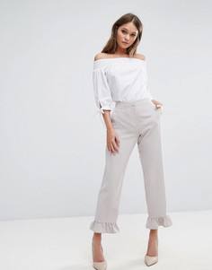 Строгие брюки с оборками по нижнему краю River Island - Серый