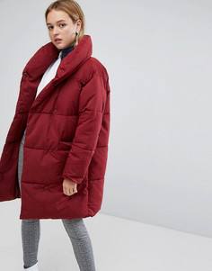 Свободное дутое пальто Monki - Красный