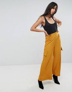 Широкие брюки в стиле милитари с присборенным поясом ASOS - Желтый