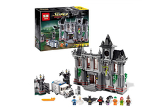 Конструктор Lepin Super Heroes Побег из клиники Аркхэм 1685 дет. 07044