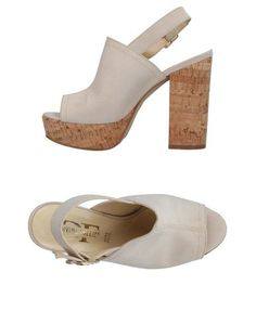 Сандалии Divine Follie