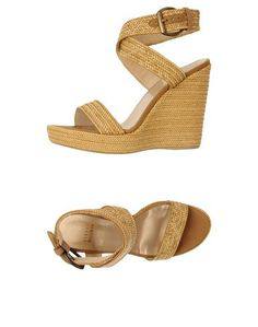 Сандалии Stuart Weitzman