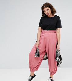 Гаремные брюки с присборенным поясом ASOS CURVE - Розовый