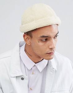 Кепка цвета слоновой кости из искусственного меха ASOS - Кремовый