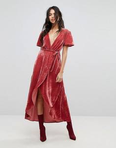 Бархатное платье миди с запахом PrettyLittleThing - Розовый