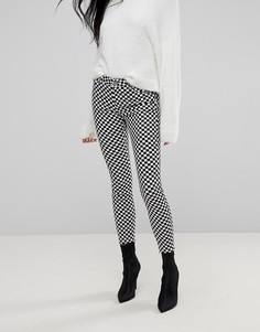 Джинсы с заниженной талией и принтом в шахматную клетку ASOS WHITBY - Мульти