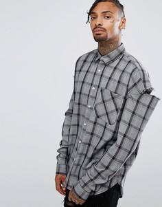 Серая oversize-рубашка в клетку с разрезами на рукавах Granted - Серый