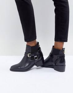 Ботильоны на плоской подошве с пряжками Carvela - Черный