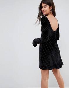 Бархатное приталенное платье с оборками на манжетах ASOS - Черный