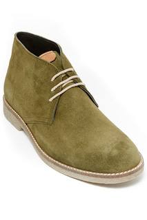 Desert boots British passport