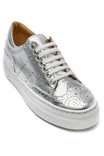 sneakers British passport