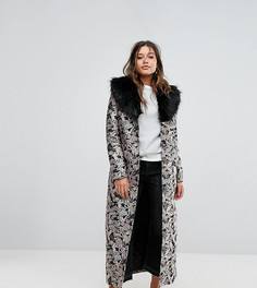 Жаккардовое пальто макси с меховым воротником Dolly & Delicious Premium - Мульти