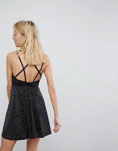 Приталенное бархатное платье в горошек с блестками New Look - Черный