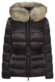Черный пуховик с мехом Tatie Moncler