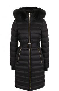 Стеганый пуховик с меховой отделкой капюшона и поясом Burberry