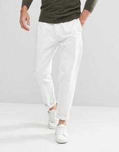 Светло-бежевые джинсы с двумя складками ASOS - Белый