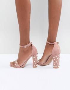 Светло-розовые босоножки на каблуке с отделкой искусственным жемчугом Glamorous - Розовый