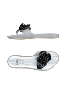 Вьетнамки Stuart Weitzman
