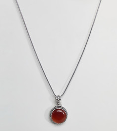 Ожерелье с круглой подвеской с красным камнем Reclaimed Vintage Inspired - Серебряный
