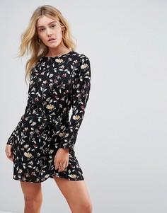 Платье мини с запахом и цветочным принтом Goldie Overlook - Мульти
