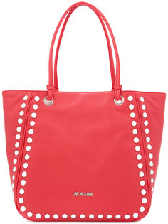 сумка-тоут с серебристыми заклепками Love Moschino
