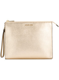 клатч из зернистой кожи с металлическим отблеском Michael Michael Kors